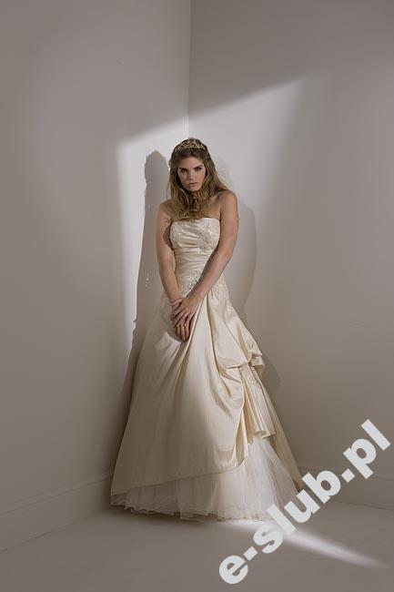 Pure Bridal Model 3585